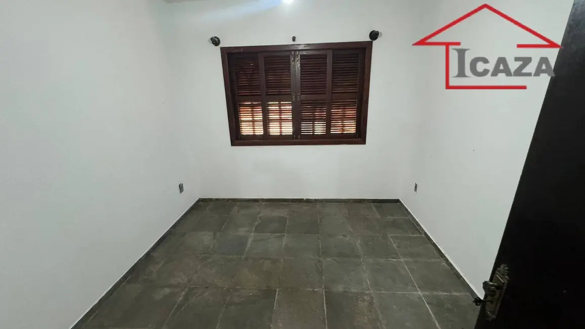 Foto 8 de Casa com 4 quartos à venda em Araruama - RJ