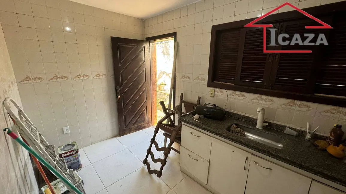 Foto 7 de Casa com 4 quartos à venda em Araruama - RJ