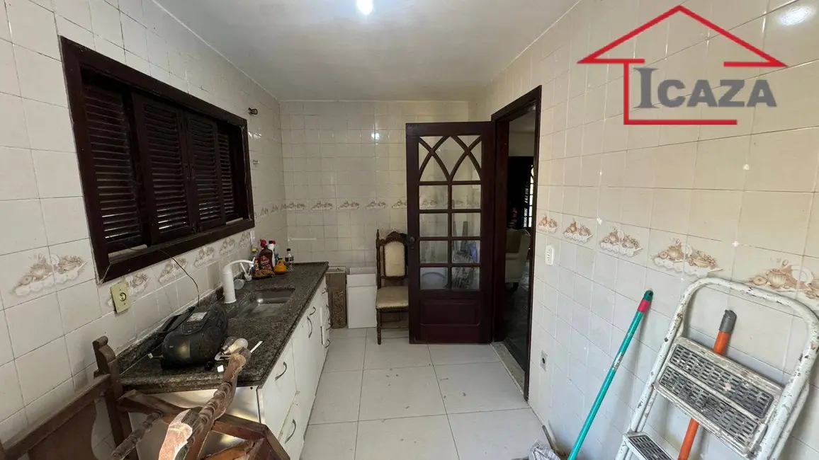 Foto 6 de Casa com 4 quartos à venda em Araruama - RJ