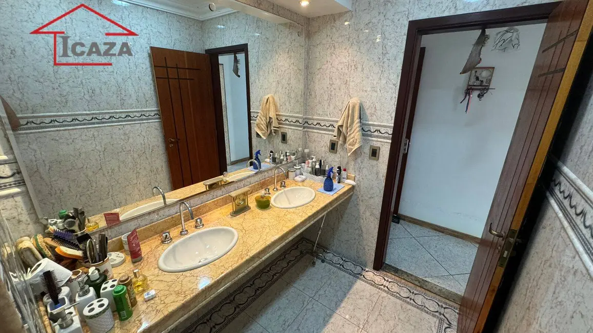 Foto 6 de Casa com 4 quartos à venda, 2000m2 em Araruama - RJ