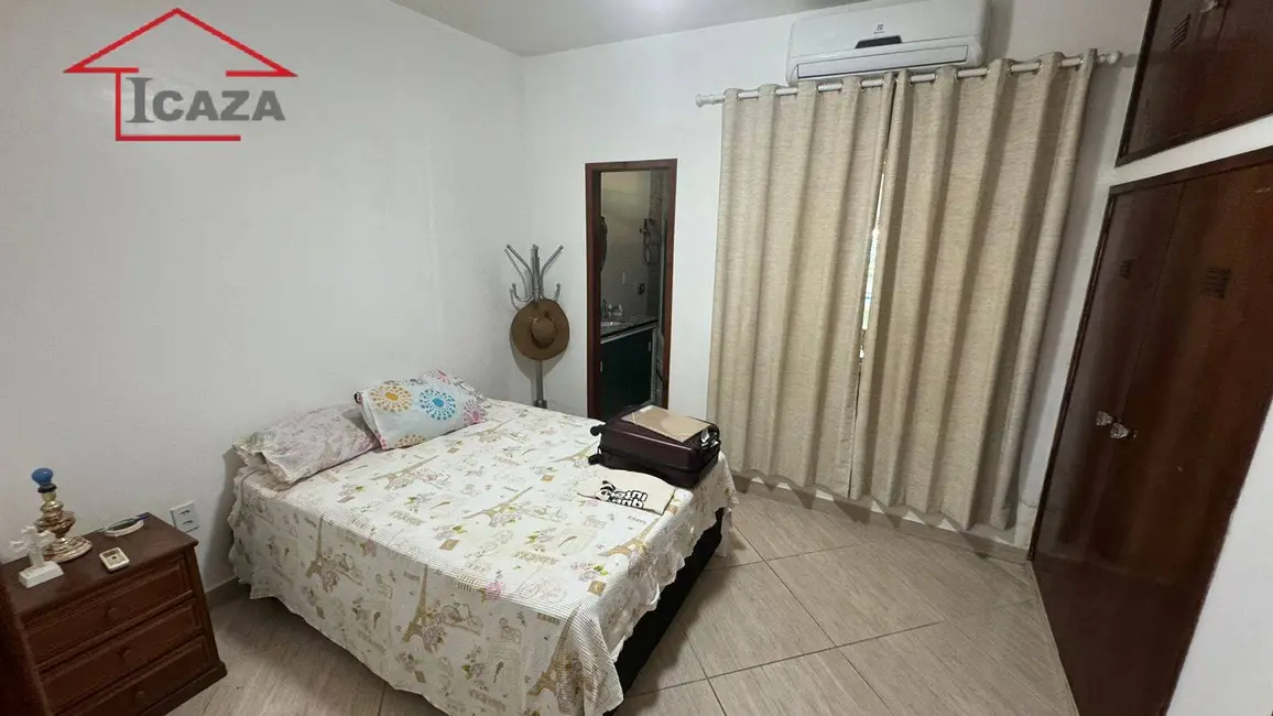 Foto 8 de Casa com 4 quartos à venda, 2000m2 em Araruama - RJ