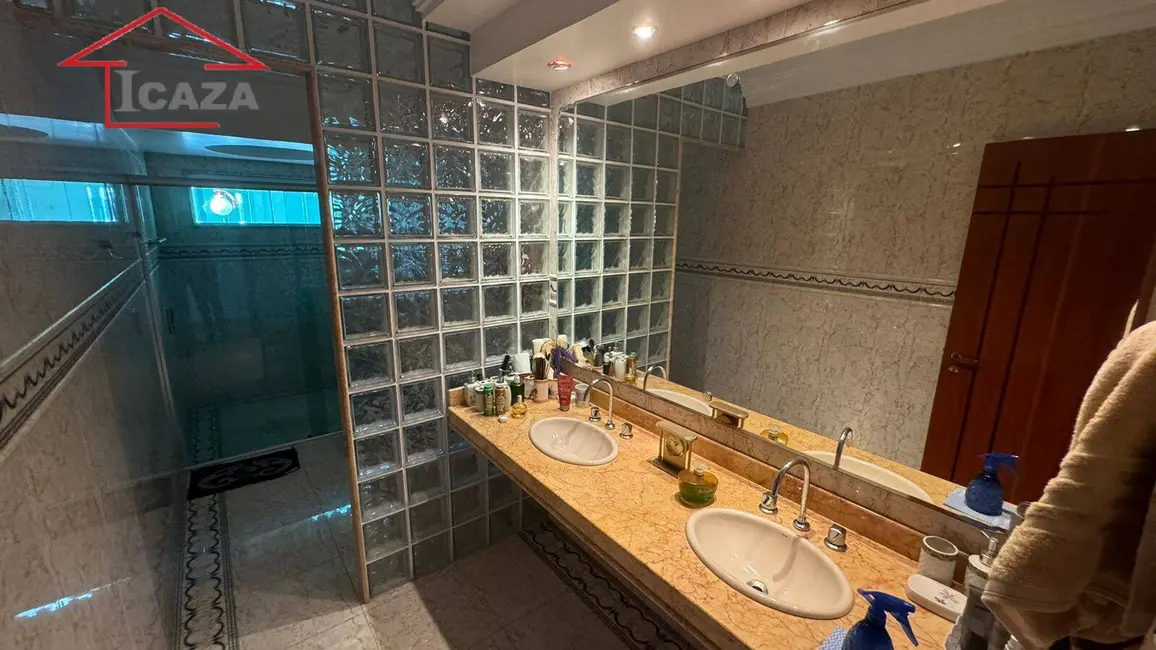 Foto 5 de Casa com 4 quartos à venda, 2000m2 em Araruama - RJ