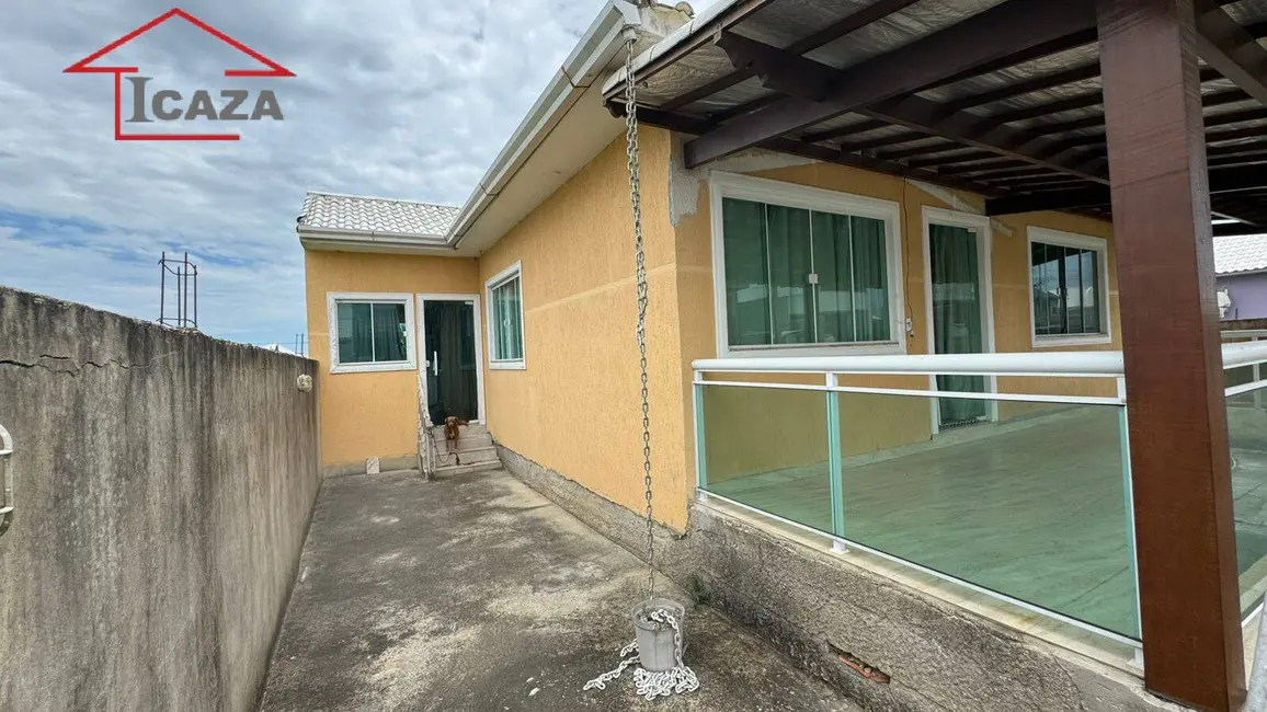 Foto 2 de Casa com 2 quartos à venda, 360m2 em Araruama - RJ