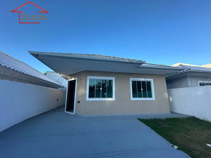 Foto 2 de Casa com 2 quartos à venda, 225m2 em Araruama - RJ