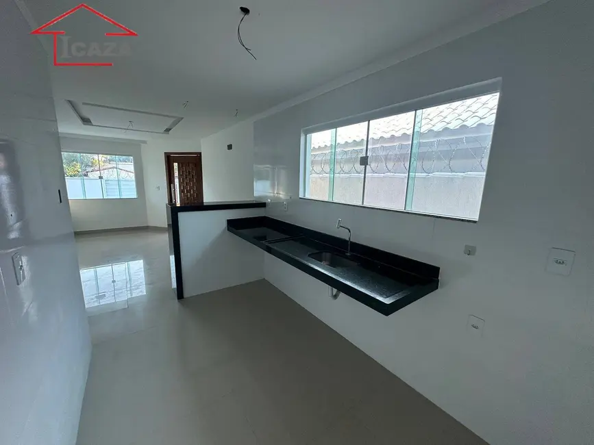 Foto 5 de Casa com 2 quartos à venda, 225m2 em Araruama - RJ