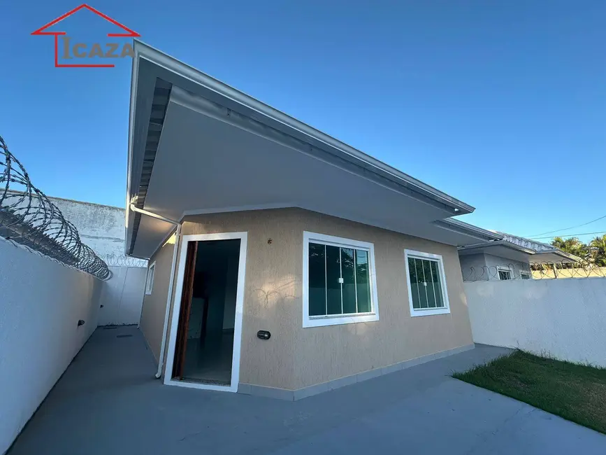 Foto 3 de Casa com 2 quartos à venda, 225m2 em Araruama - RJ