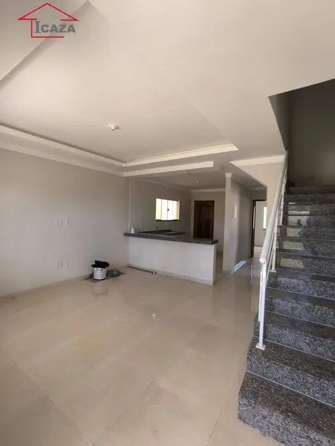 Foto 2 de Casa com 3 quartos à venda, 256m2 em Saquarema - RJ