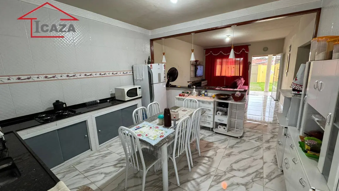 Foto 6 de Casa com 2 quartos à venda, 360m2 em Araruama - RJ