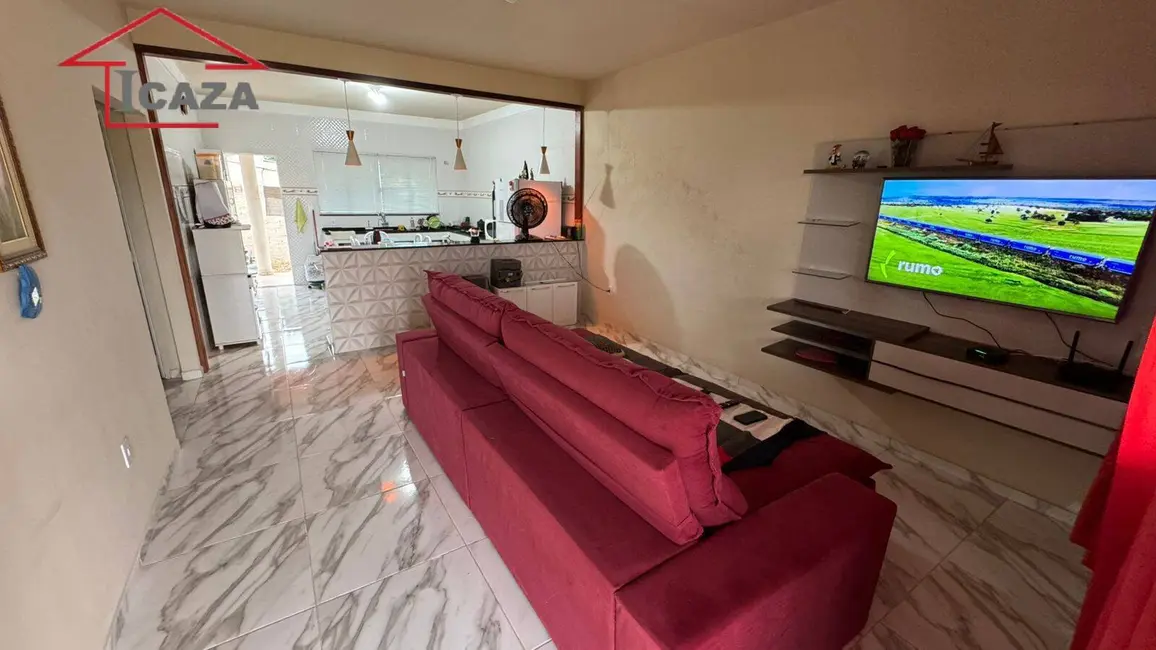 Foto 2 de Casa com 2 quartos à venda, 360m2 em Araruama - RJ