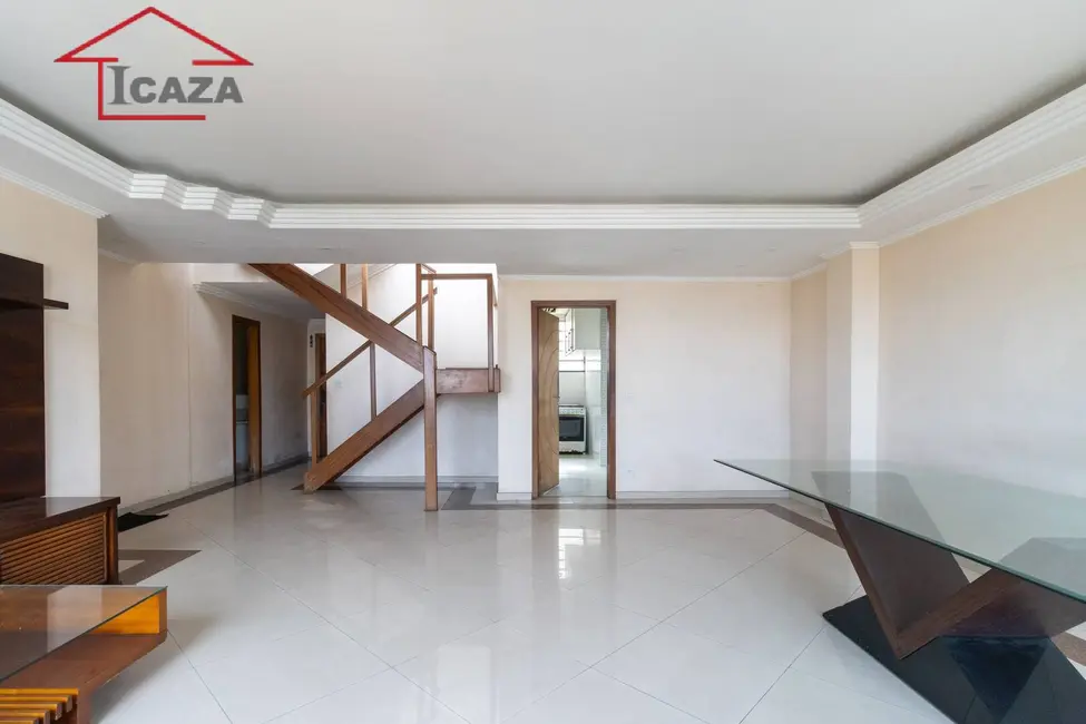 Cobertura com 4 quartos à venda, 267m2 em Laranjeiras, Rio De Janeiro - RJ - imagem 3 Foto 3 de Cobertura com 4 quartos à venda, 267m2 em Laranjeiras, Rio De Janeiro - RJ