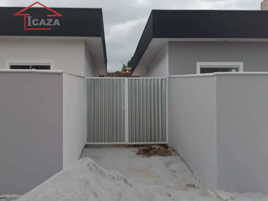 Foto 3 de Casa com 2 quartos à venda em Araruama - RJ