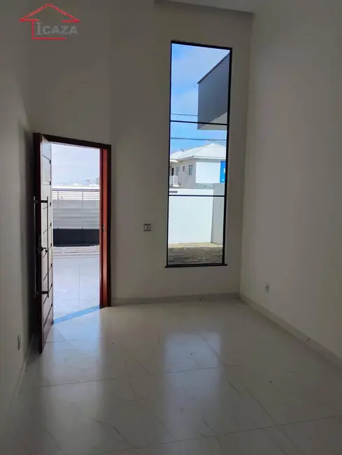 Casa com 3 quartos à venda, 225m2 em Araruama - RJ - imagem 4 Foto 4 de Casa com 3 quartos à venda, 225m2 em Araruama - RJ