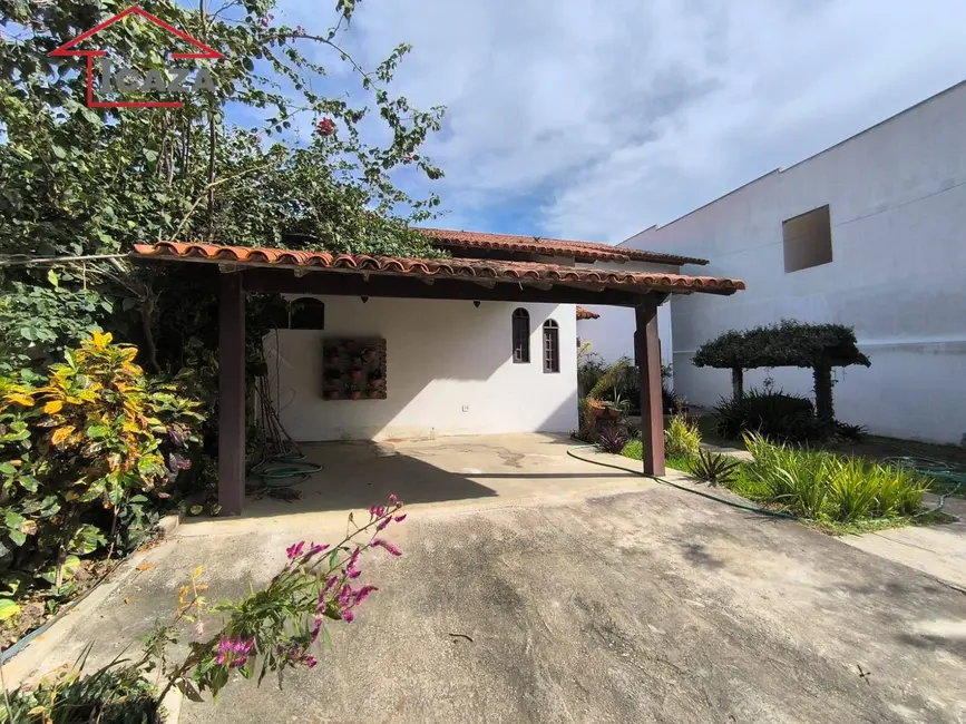 Foto 1 de Casa com 6 quartos à venda, 630m2 em Araruama - RJ