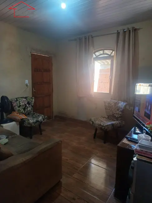 Foto 1 de Casa com 2 quartos à venda, 325m2 em Araruama - RJ