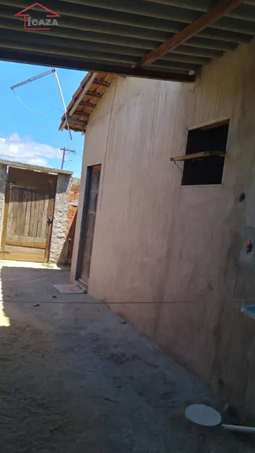 Foto 6 de Casa com 2 quartos à venda, 325m2 em Araruama - RJ