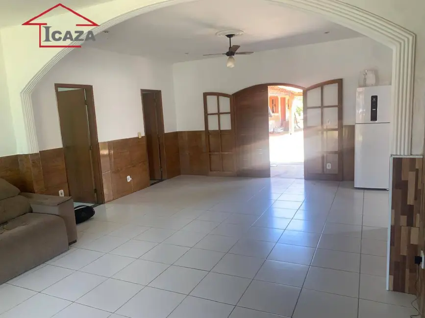 Foto 2 de Casa com 3 quartos à venda em Araruama - RJ