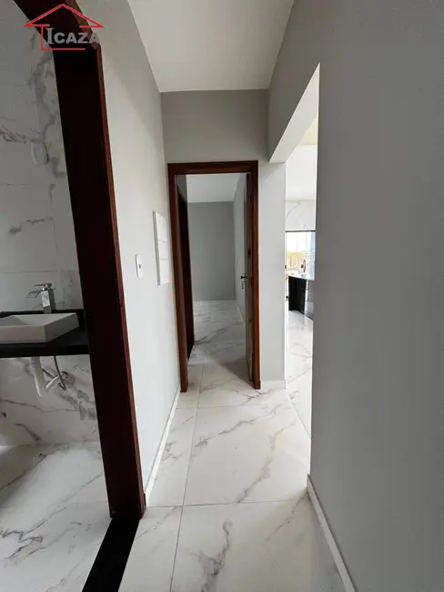 Foto 2 de Casa com 2 quartos à venda, 102m2 em Araruama - RJ