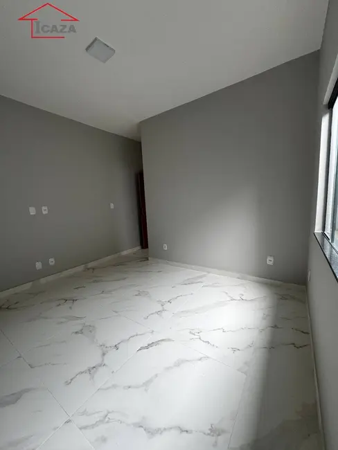 Foto 3 de Casa com 2 quartos à venda, 102m2 em Araruama - RJ