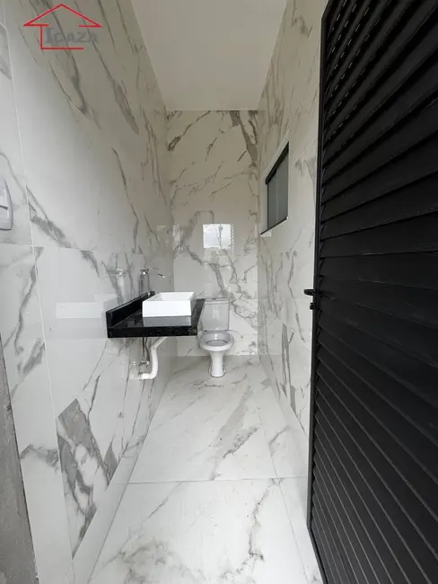 Foto 9 de Casa com 2 quartos à venda, 102m2 em Araruama - RJ