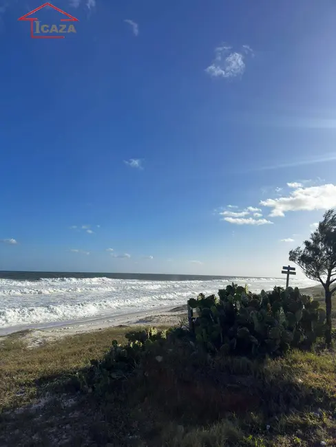 Foto 2 de Terreno / Lote à venda, 594m2 em Araruama - RJ