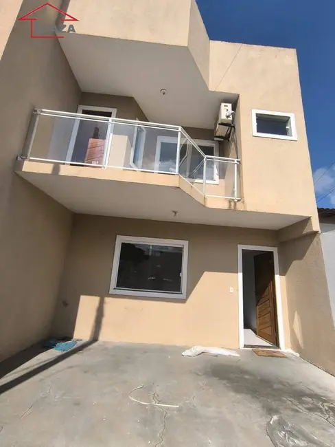 Foto 2 de Casa com 3 quartos à venda em Araruama - RJ