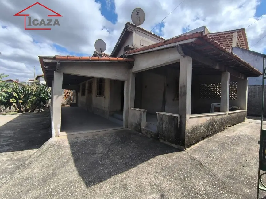 Foto 1 de Casa com 3 quartos à venda, 540m2 em Araruama - RJ