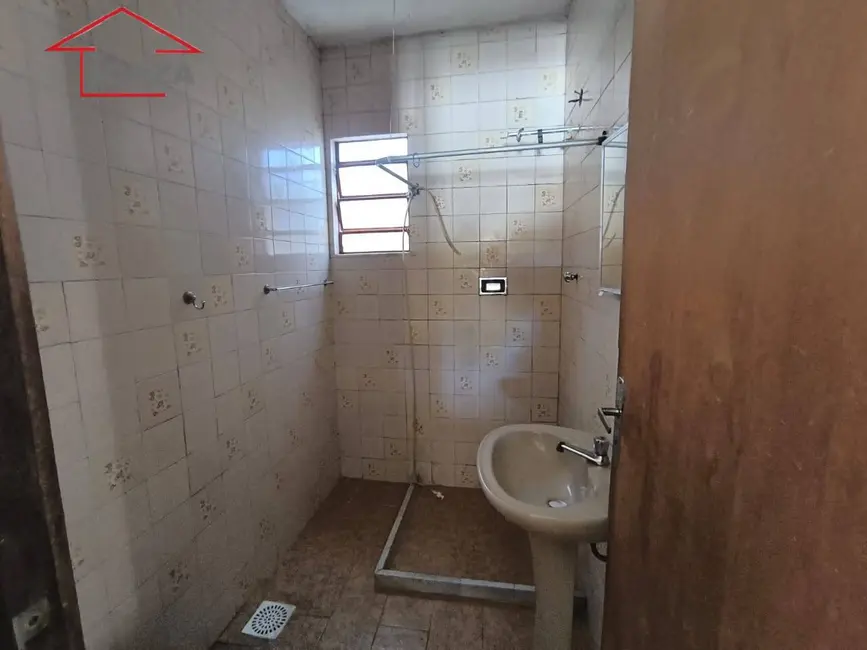 Foto 6 de Casa com 3 quartos à venda, 540m2 em Araruama - RJ