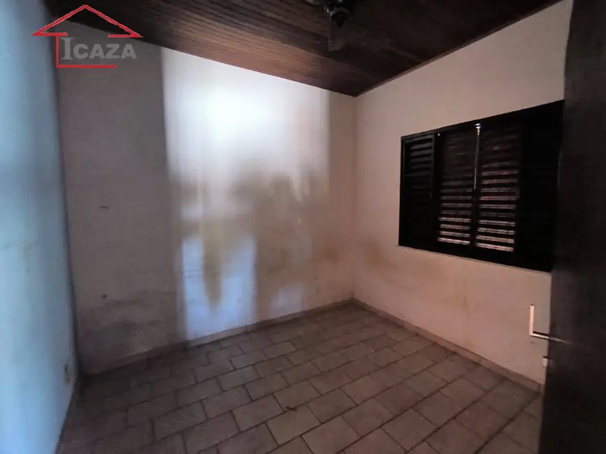 Foto 2 de Casa com 3 quartos à venda, 540m2 em Araruama - RJ