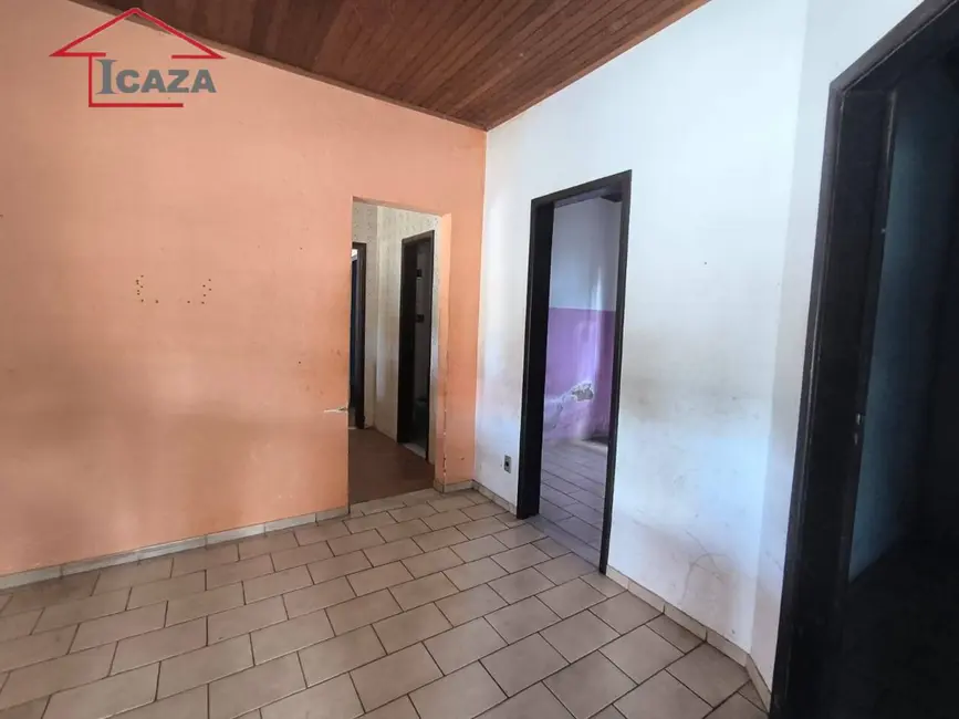 Foto 8 de Casa com 3 quartos à venda, 540m2 em Araruama - RJ