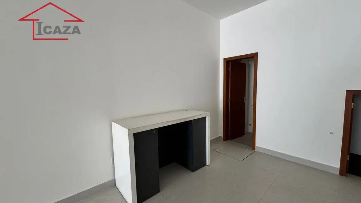 Sala Comercial à venda, 161m2 em Centro, Araruama - RJ - imagem 6 Foto 6 de Sala Comercial à venda, 161m2 em Centro, Araruama - RJ