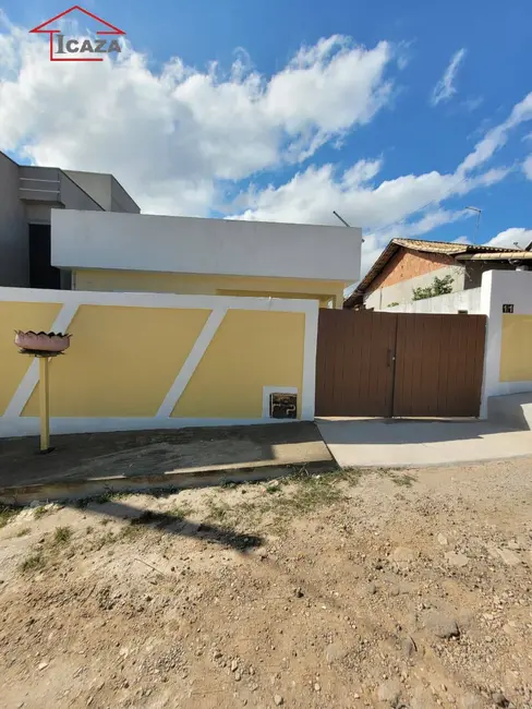 Foto 1 de Casa com 4 quartos à venda, 200m2 em Araruama - RJ