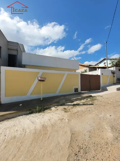 Foto 2 de Casa com 4 quartos à venda, 200m2 em Araruama - RJ