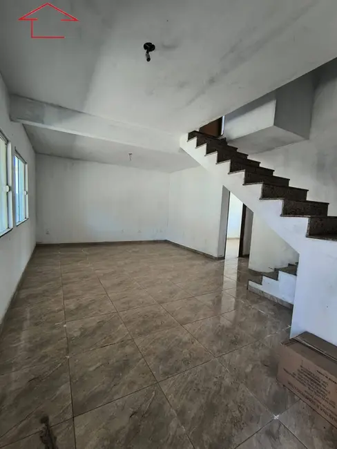 Foto 4 de Casa com 3 quartos à venda, 322m2 em Araruama - RJ