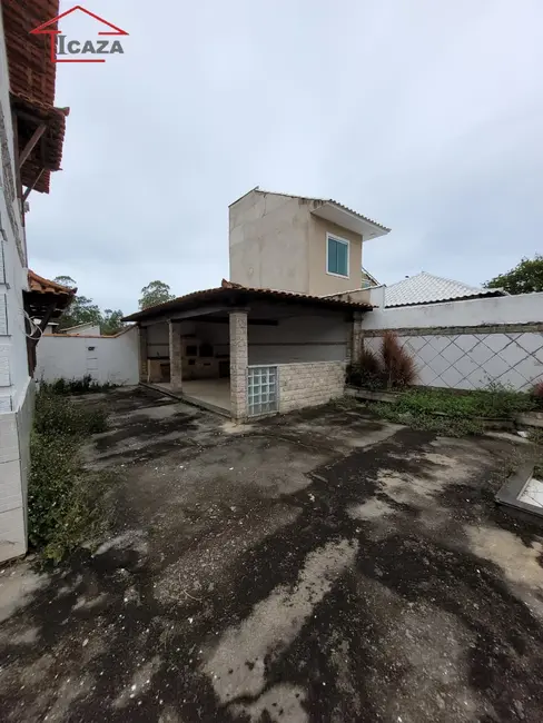 Foto 2 de Casa com 3 quartos à venda, 315m2 em Araruama - RJ