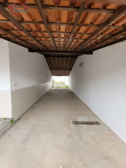 Foto 3 de Casa com 3 quartos à venda, 315m2 em Araruama - RJ