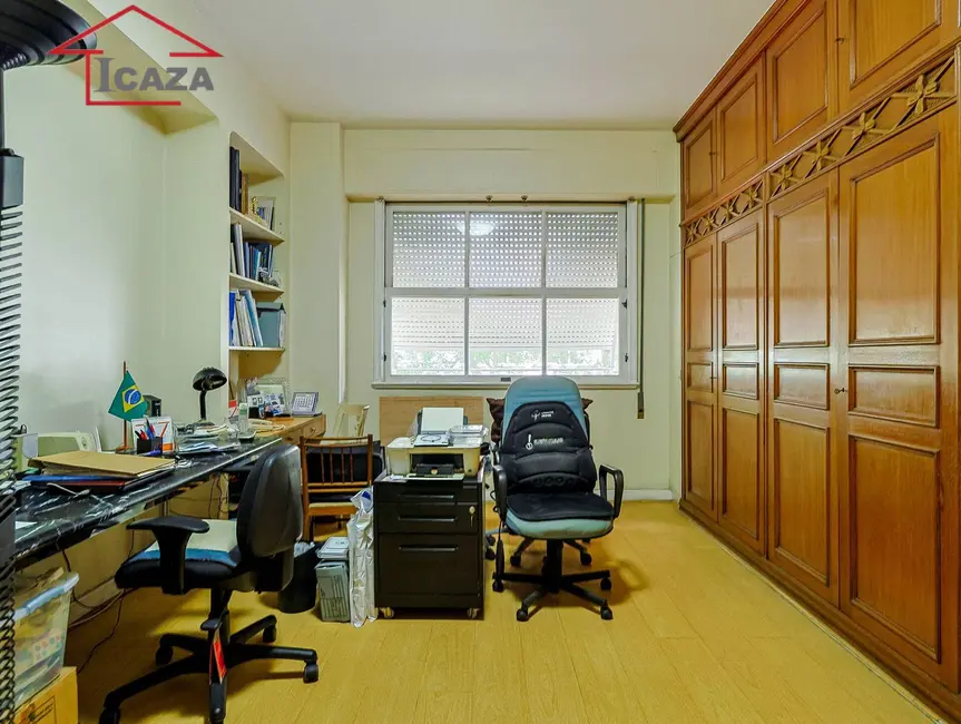 Apartamento com 3 quartos à venda, 220m2 em Copacabana, Rio De Janeiro - RJ - imagem 4 Foto 4 de Apartamento com 3 quartos à venda, 220m2 em Copacabana, Rio De Janeiro - RJ