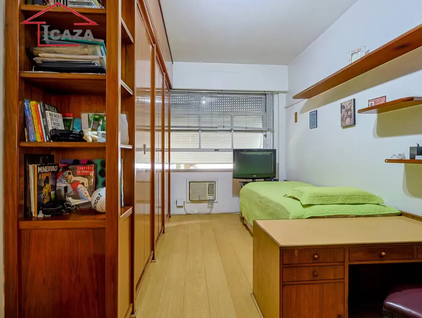 Apartamento com 3 quartos à venda, 220m2 em Copacabana, Rio De Janeiro - RJ - imagem 5 Foto 5 de Apartamento com 3 quartos à venda, 220m2 em Copacabana, Rio De Janeiro - RJ