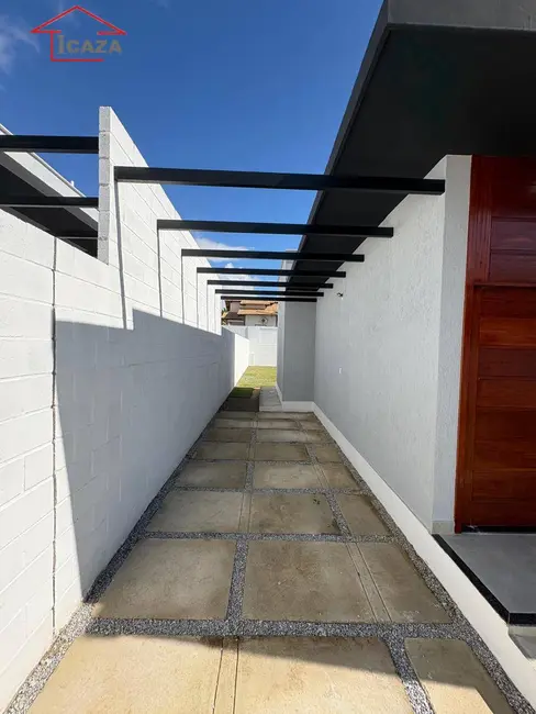 Foto 4 de Casa com 2 quartos à venda, 300m2 em Araruama - RJ