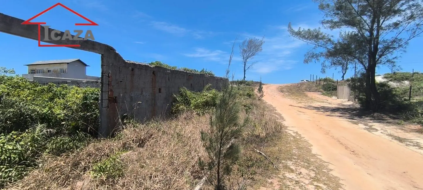 Foto 1 de Terreno / Lote à venda, 450m2 em Araruama - RJ