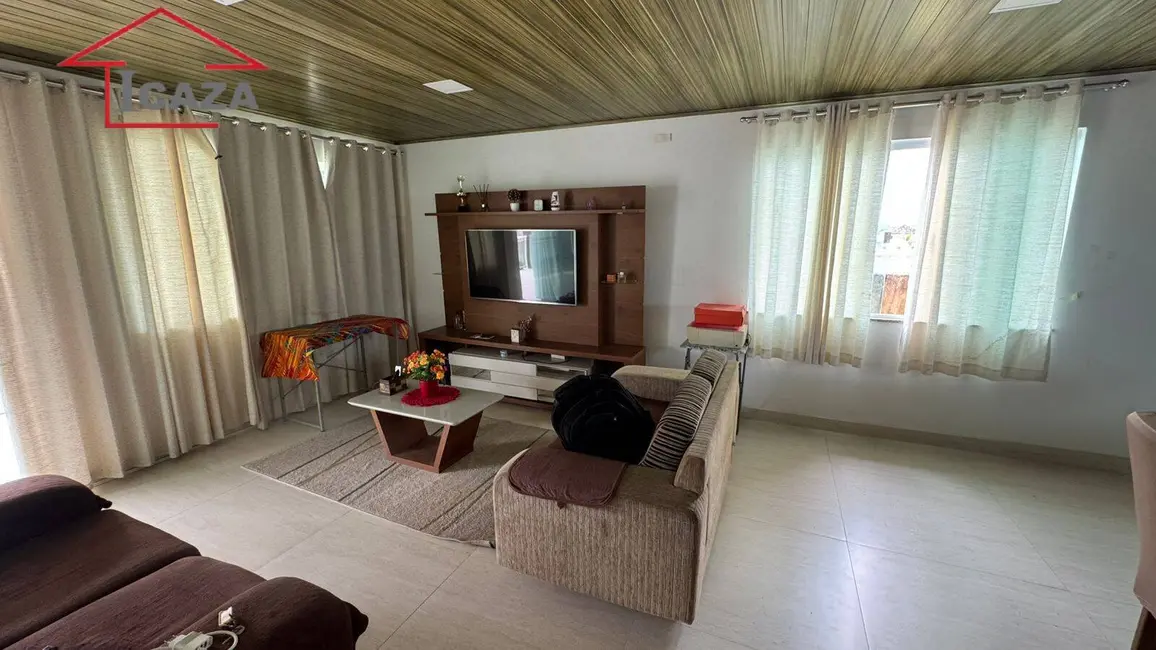 Foto 3 de Casa com 2 quartos à venda e para alugar, 360m2 em Araruama - RJ