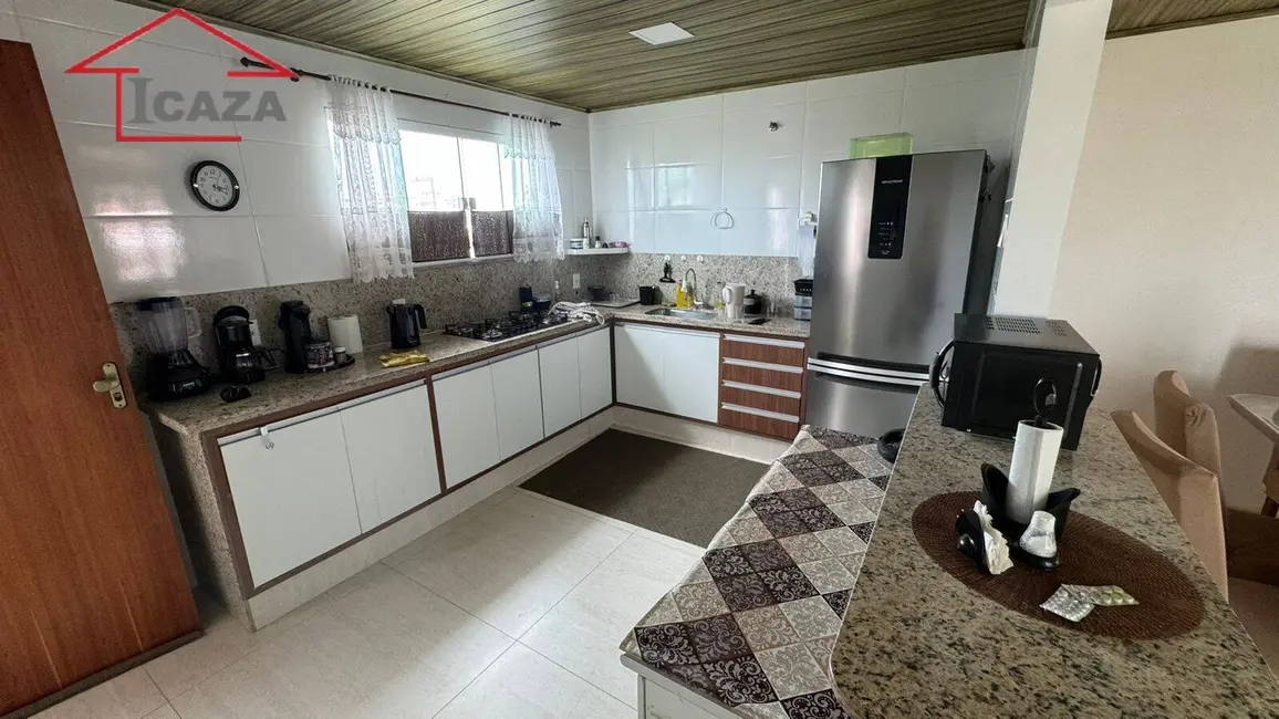 Foto 5 de Casa com 2 quartos à venda e para alugar, 360m2 em Araruama - RJ