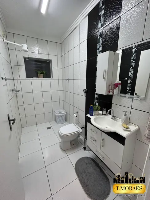 Casa com 3 quartos à venda, 132m2 em Vila Trujillo, Sorocaba - SP - imagem 3 Foto 3 de Casa com 3 quartos à venda, 132m2 em Vila Trujillo, Sorocaba - SP