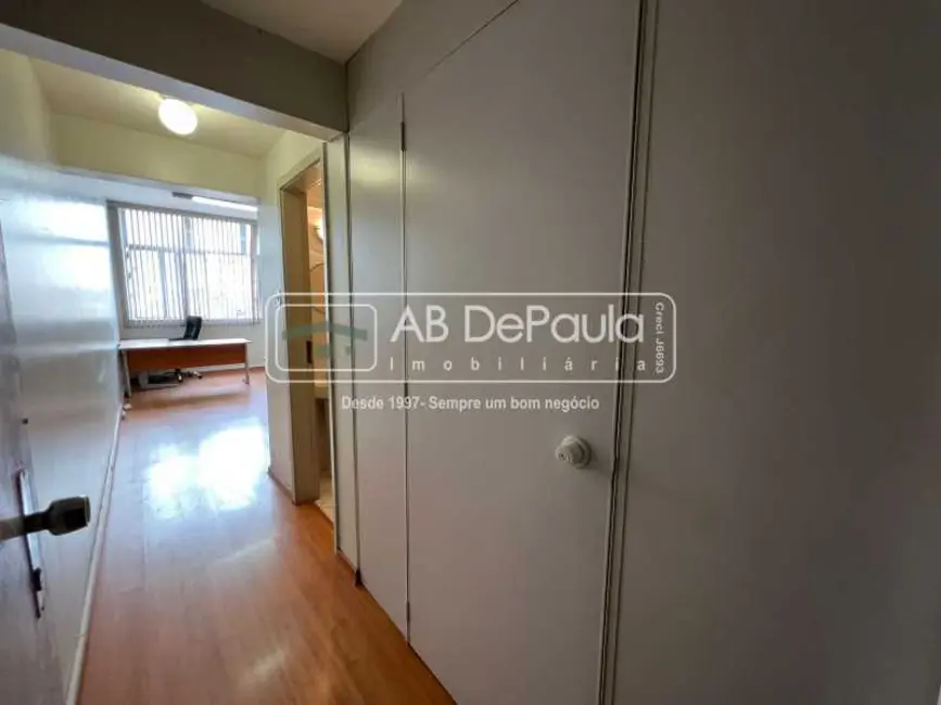 Sala Comercial à venda e para alugar, 30m2 em Rio De Janeiro - RJ - imagem 7 Foto 7 de Sala Comercial à venda e para alugar, 30m2 em Rio De Janeiro - RJ