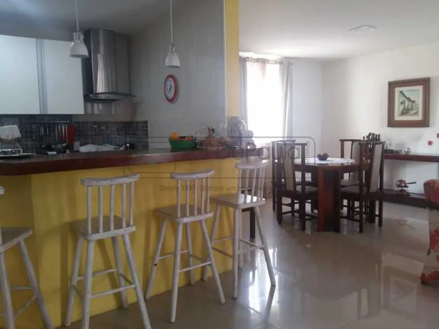 Casa com 3 quartos à venda, 210m2 em Rio De Janeiro - RJ - imagem 5 Foto 5 de Casa com 3 quartos à venda, 210m2 em Rio De Janeiro - RJ