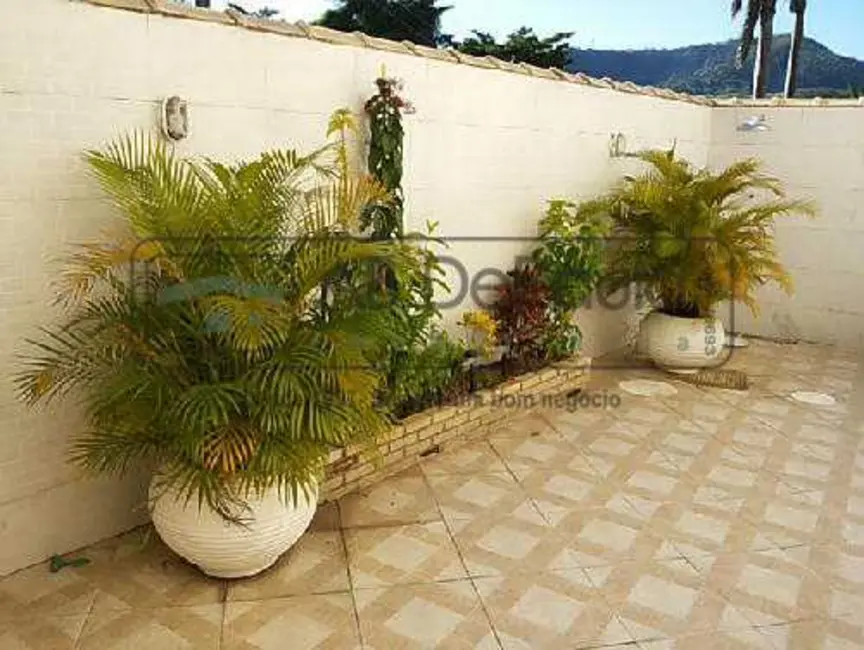 Foto 19 de Casa com 3 quartos à venda, 210m2 em Rio De Janeiro - RJ