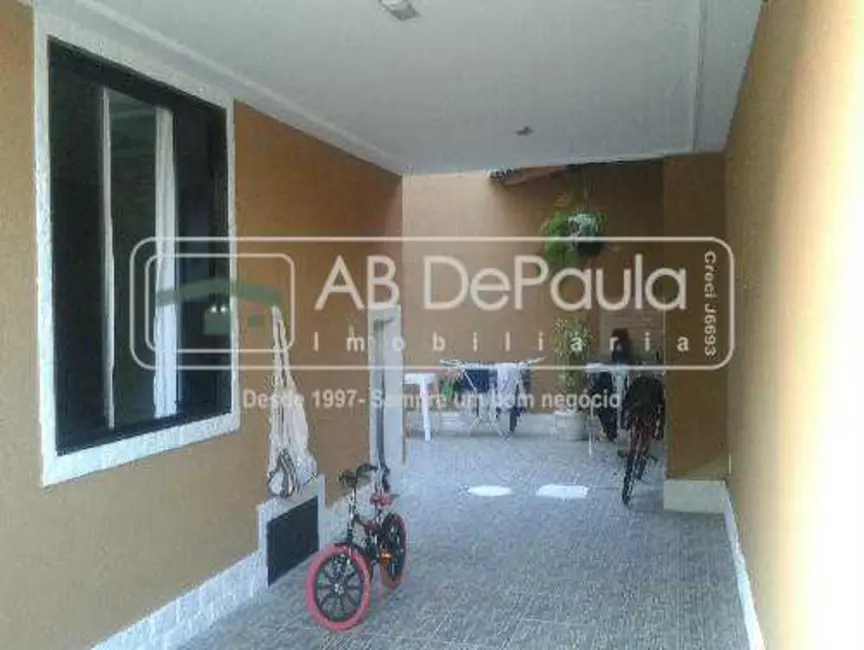 Casa com 4 quartos à venda, 110m2 em Rio De Janeiro - RJ - imagem 3 Foto 3 de Casa com 4 quartos à venda, 110m2 em Rio De Janeiro - RJ
