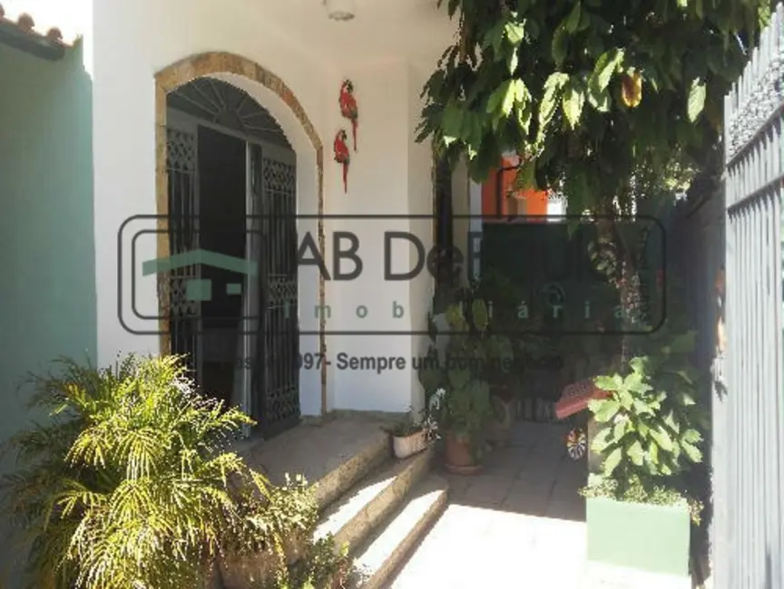 Foto 2 de Casa com 5 quartos à venda, 180m2 em Rio De Janeiro - RJ