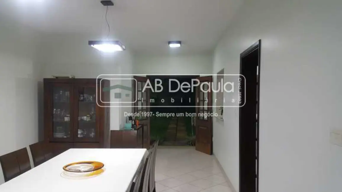 Casa com 3 quartos à venda, 286m2 em Rio De Janeiro - RJ - imagem 6 Foto 6 de Casa com 3 quartos à venda, 286m2 em Rio De Janeiro - RJ