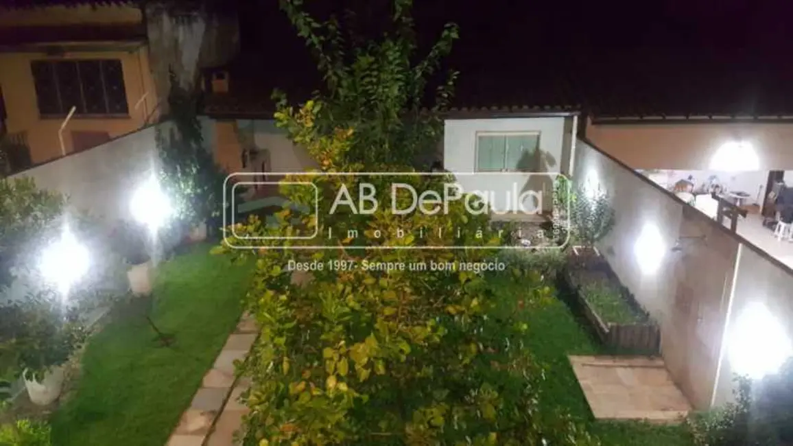 Casa com 3 quartos à venda, 286m2 em Rio De Janeiro - RJ - imagem 2 Foto 2 de Casa com 3 quartos à venda, 286m2 em Rio De Janeiro - RJ