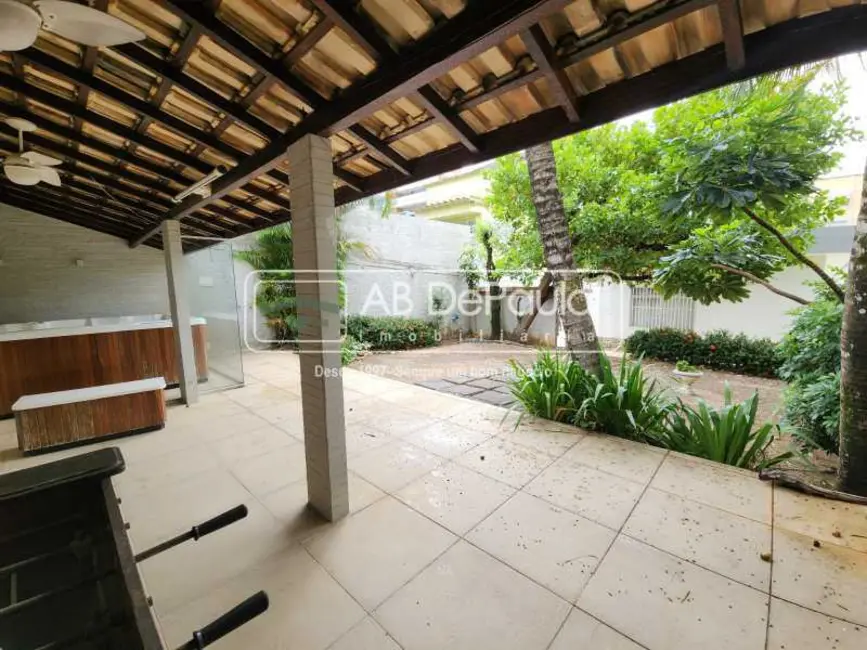 Casa com 3 quartos à venda, 210m2 em Rio De Janeiro - RJ - imagem 4 Foto 4 de Casa com 3 quartos à venda, 210m2 em Rio De Janeiro - RJ